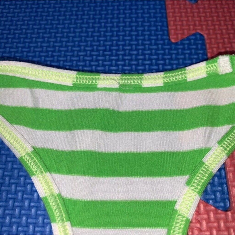 Lululemon Cool Racerback Tank Top Ocean Stripe Frond Green White Workout Sz 4? - Picture 10 of 10